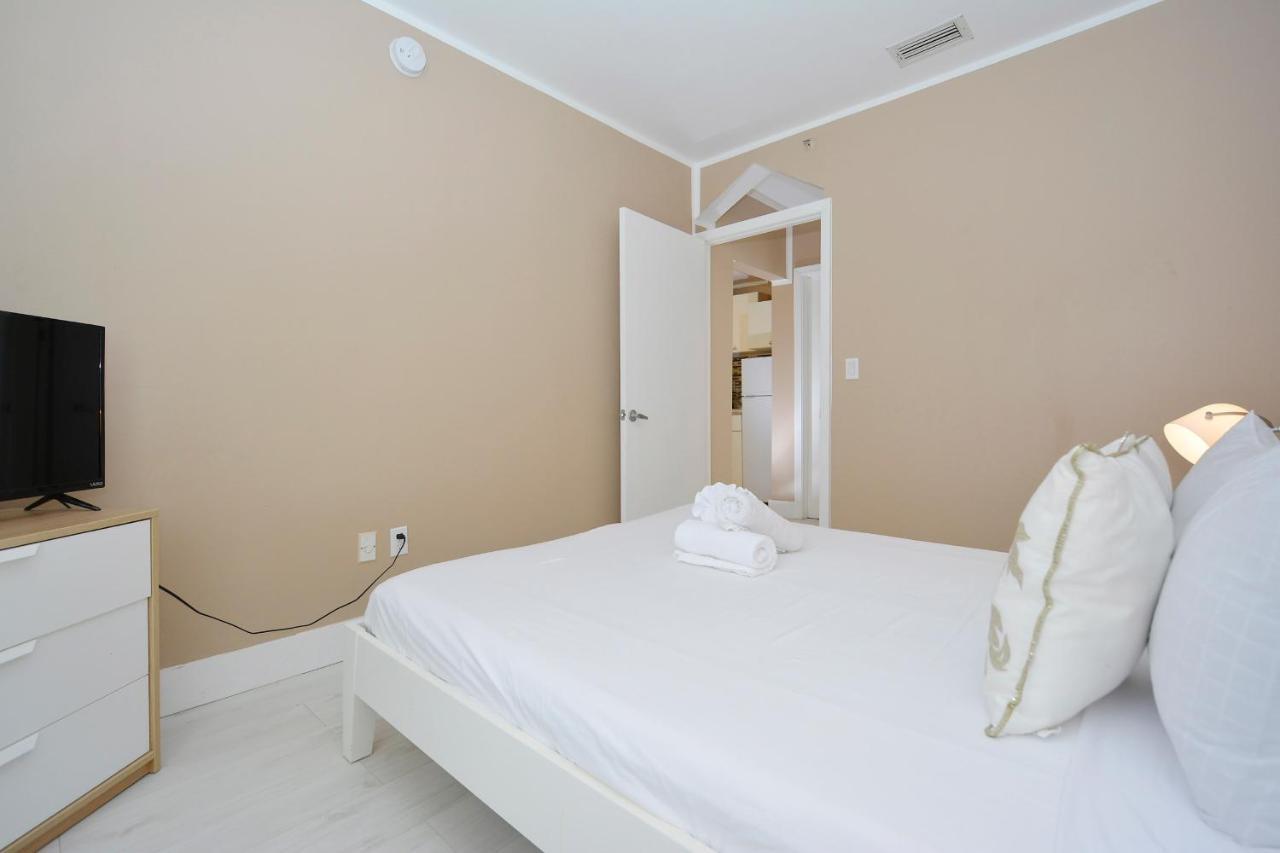 Ocean Drive Beach Apartments ميامي بيتش المظهر الخارجي الصورة